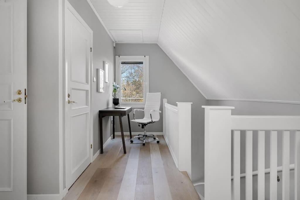 Amazing Family Home In Stockholm Bagian luar foto